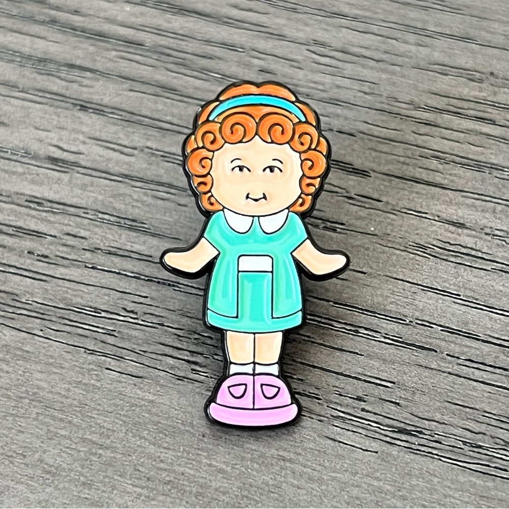 “Polly Pocket - Teal Outfit” - Enamel Pin